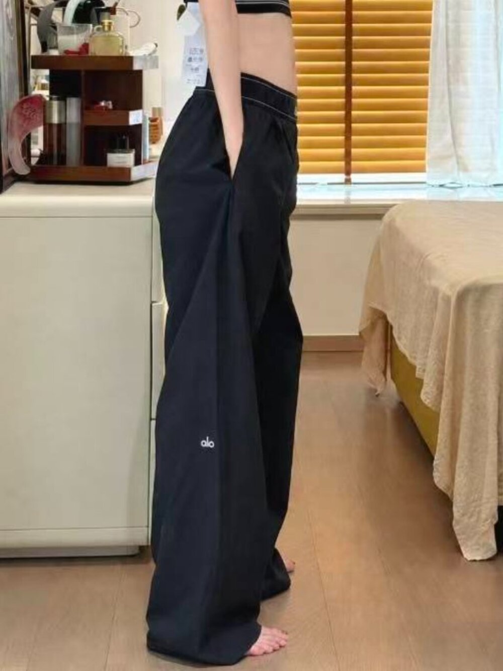 NWT🎑 Regular ALO Yoga Suit Up Trouser Black🖤Work and casual pants - Picture 2 of 8